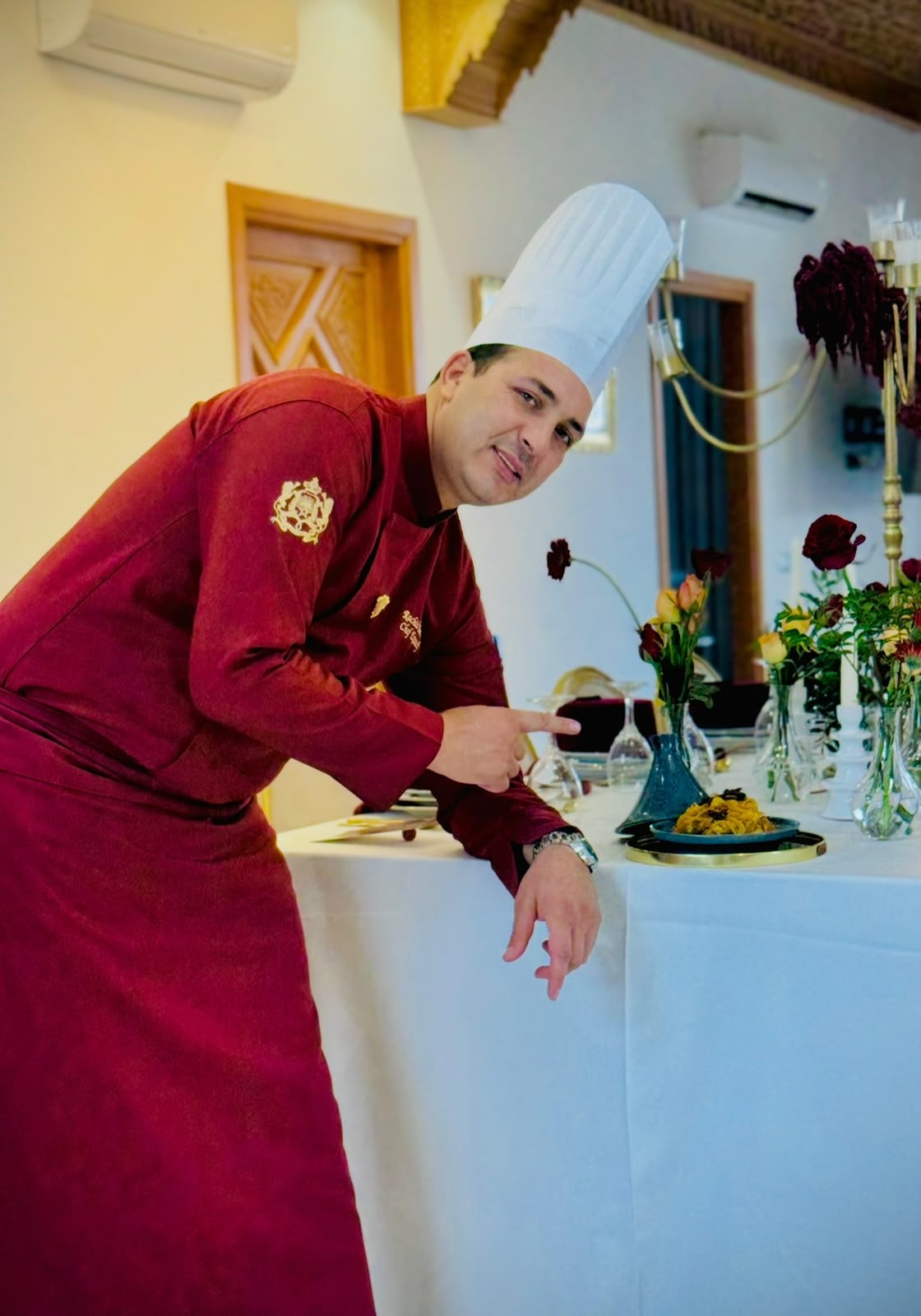 El Chef Rachid Ahram preparando un plato