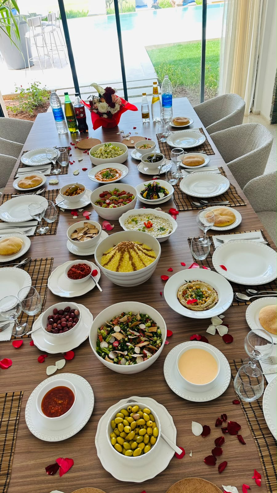 Chef preparando una comida en una villa privada